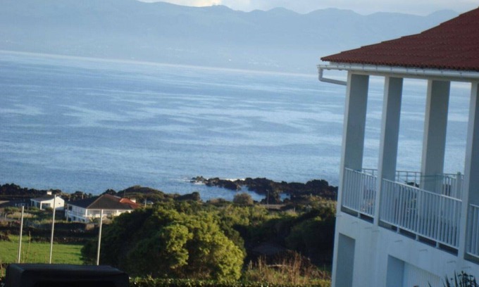 Cais do Pico Haus | Hollidays Peak Rentals- Berg- und Meerblick