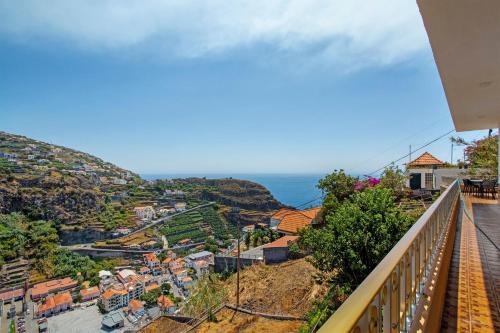 Tabua Haus | Pico The Best View
