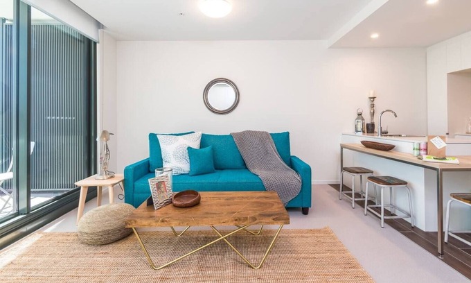 Hamilton Wohnung | Picture Perfect Hamilton Footsteps to Harbour