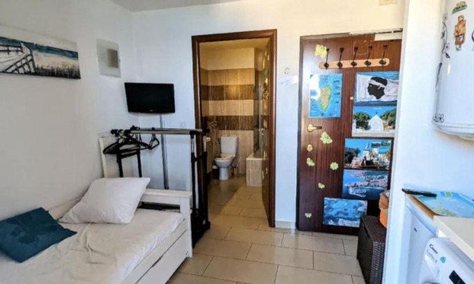 Ajaccio Wohnung | Pied dans l'eau vue îles sanguinaires t1 15+5m2 les calanques avec spa et piscine