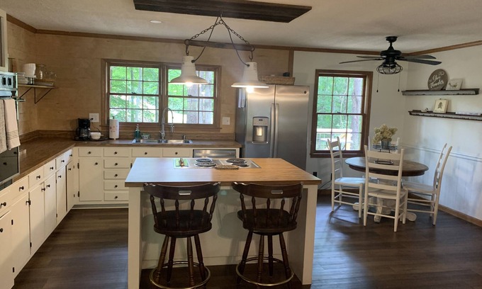 LaGrange Kabine | Pike’s Place on the Lake