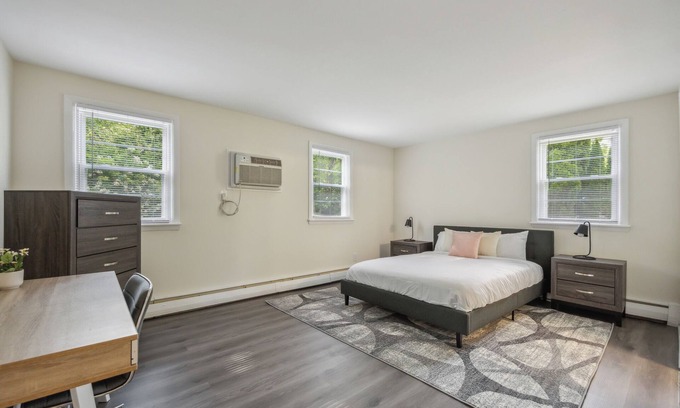 Newark Wohnung | Pine Brook 816 I Corporate 2Br Apartment !