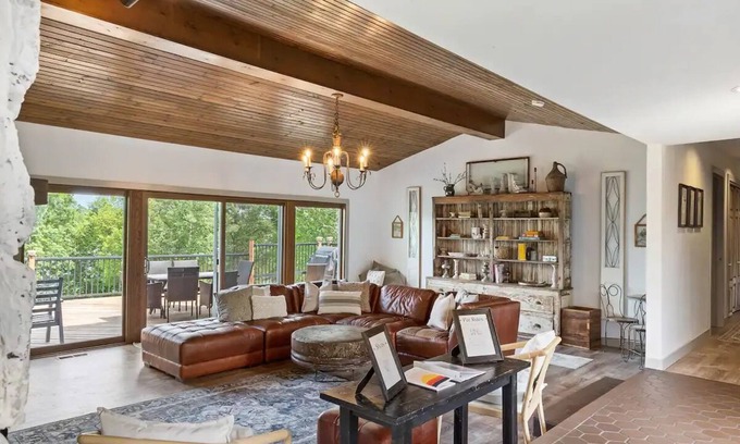 Baldwin Haus | Pine Lake House