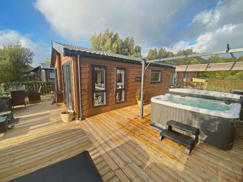 Yealand Conyers Haus | Pine Lake View