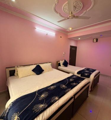 Nahan Haus | Pine View Guest House