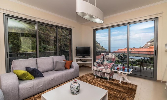 Tabua Haus | Pink House - Tabua (Ribeira Brava)