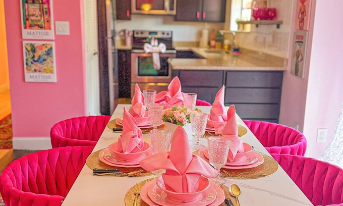 Lake Ozark Haus | Pinkie’s Paradise is the ultimate Lake of the Ozarks girls’ retreat! 2BR/2BA villa with a movie room, sauna, private deck, firepit, and pool access. Perfect for bachelorettes, birthdays & unforgettable lake getaways!