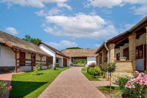 Bodony Haus | Pipacs és Tulipán Vendégház