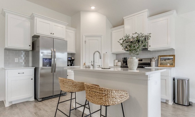 Moore Haus | Piper Place | A Modern Stay in Moore