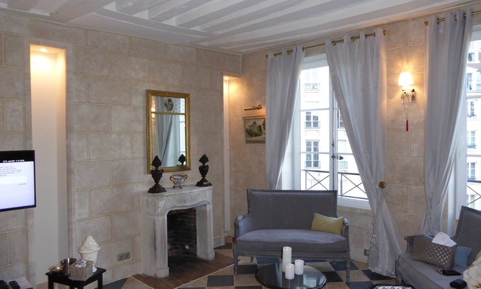 Paris City Center Wohnung | Place Dauphine, 17. Jahrhundert Gebäude, Außergewöhnliche geräumige Maisonette, 2 SZ, 2B, AC