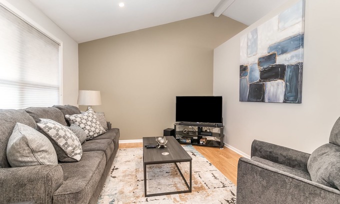 Fox Valley Haus | Plainfield FHS Rental