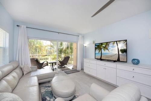 Seven Mile Beach Haus | Plantation Village #37 Condo