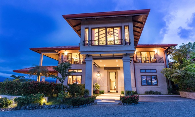 Valle Pura Vida Villa | Platin - Ein neues Maß an Luxus mit 360-Grad-Ansichten und unerreichter Qualität