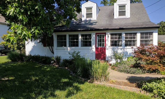 Rose Haven Haus | Spielen und Entspannen im Bungalow! Leicht zu Fuß zum schönen Herrington Harbour South!