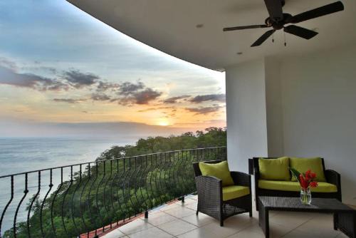 Playa Flamingo Haus | Playa Flamingo - 2 BR condo with great ocean views - FLAMINGO TOWERS 25