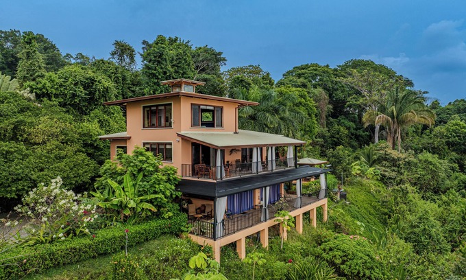 Dominical Haus | Playa Guapil near Dominical 25 Acre Estate - Amazing Ocean Views & Wildlife!!