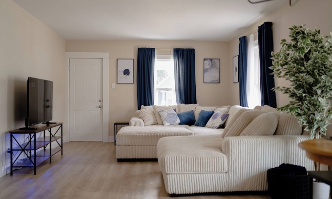 South Bend Haus | Pleasant stay on Pleasant Street!