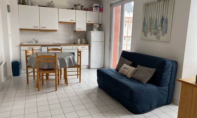 Saint-Cast-le-Guildo Wohnung | Pleasant west-facing apartment in the La Garde district of Saint Cast, 10 m from the...
