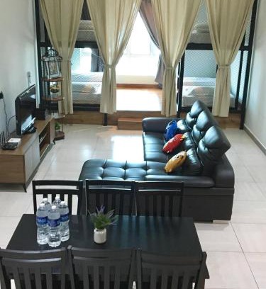 Taman Jubilee Haus | PM Octagon Ipoh Duplex Suite (4-12paxs)