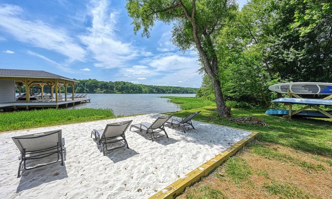 Livingston Haus | Pointe of View: LUXURY LAKEFRONT, Private Dock, Hot Tub, Fire Pit, Beach, Views!