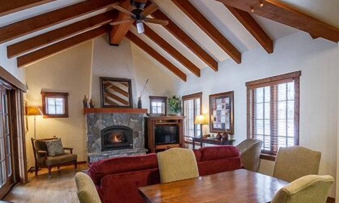 Tamarack Resort Hütte | POMA Lift Access | Steinkamin | Privater Whirlpool & Patio