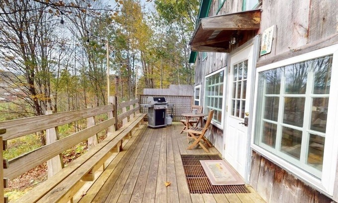 Chittenden Kabine | Pond View Cabin Brought to you by GetAway Vacations
