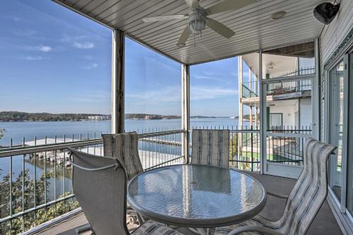 Lakeland Wohnung | Pool Access and Boat Slip Lake Ozark Condo!