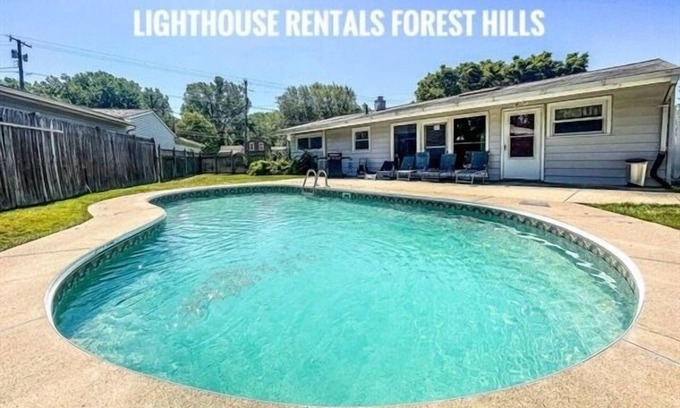 Huron Haus | POOL OPEN! 15 Minutes to Cedar Point