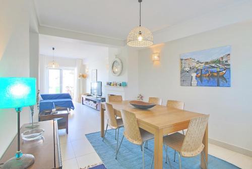 Barra Haus | Pool & Tennis Beach House