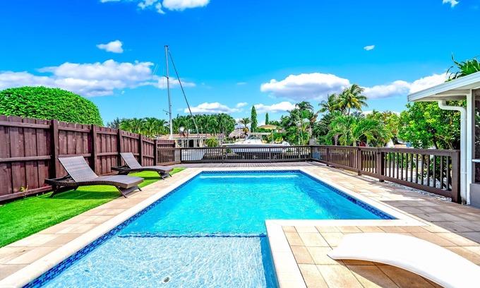 Riverside Park Haus | Pool! Waterfront & Tiki Hut! Close To Beach!