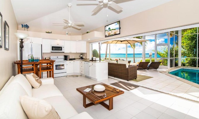 Rum Point Wohnung | Pools of the Kai 3 - Waterfront Condo with Private Pool Atrium, Walk to Restaurants