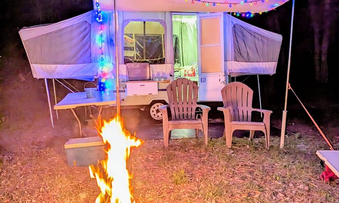 Edgar Wohnmobilvermietung | GlamPop^Up Adventure. !Pet Welcome!