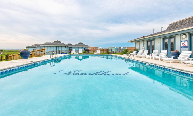 Shibui Sands Eigentumswohnung | Port A The View | Walk to Beach + Water Views!