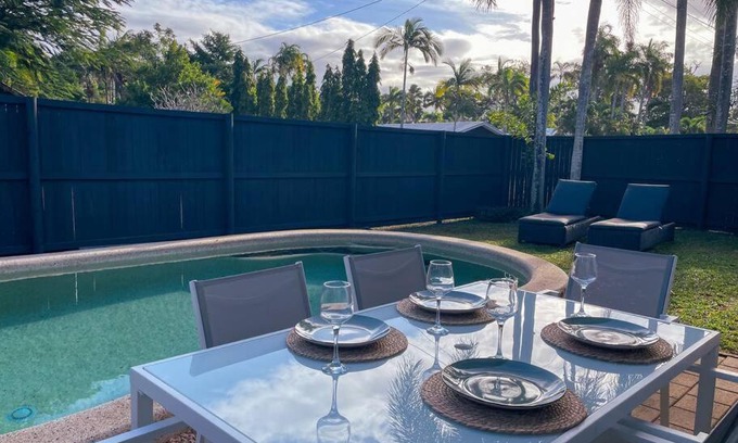 Port Douglas Haus | Port Douglas Beach Cottage