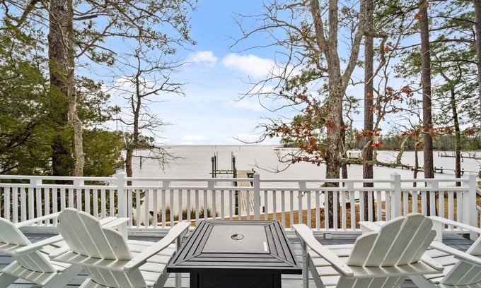 Oriental Haus | Port Peninsula Waterfront Paradise - Waterfront with Dock & Boat Lift