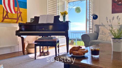 Ramsgate Haus | Port View Elegance & Splendour, Seaview & Parking