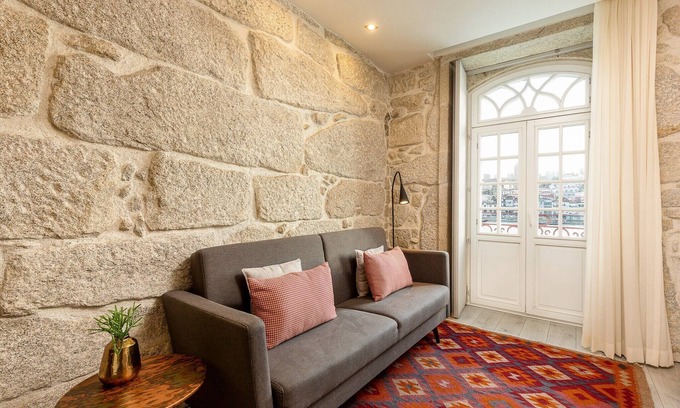 Sao Nicolau Wohnung | Stilvolles Apartment mit Flussblick in Porto