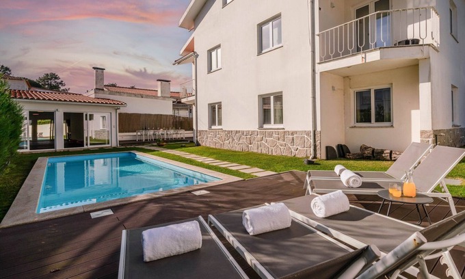 Darque Haus | Portugal Active Cabedelo Beach Lodge | Heated Pool