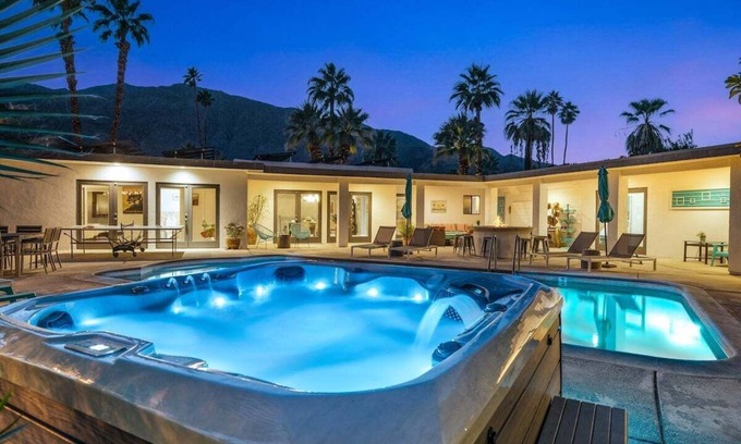 Warm Sands Haus | Poseidon's Adventure - Stunning Pool, Spa & Mountain Views