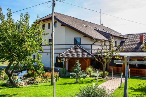 Tisina Haus | Posestvo Rožengrunt pri Miheliču