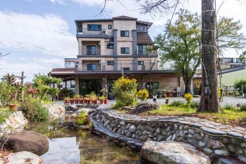 Dongshan Haus | Post-mountain view