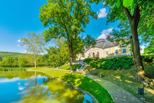 Alsopeteny Haus | Prónay-kastély