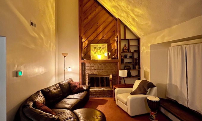 Lawrence Haus | Practical Zen II: 4-bdrm 2-bth 5-bed house in welcoming neighborhood.