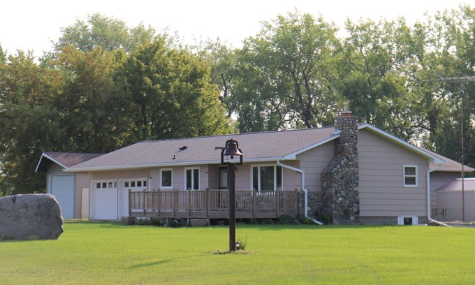 Devils Lake Haus | Prairie Pines Lodge....15 private acres....near Devils Lake