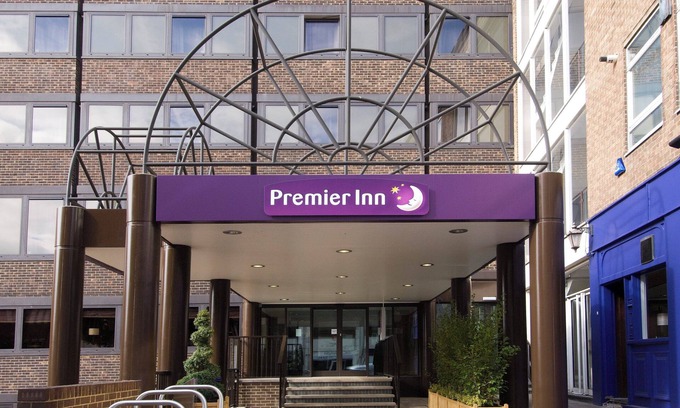 Brentwood Hotel | Premier INN Brentwood