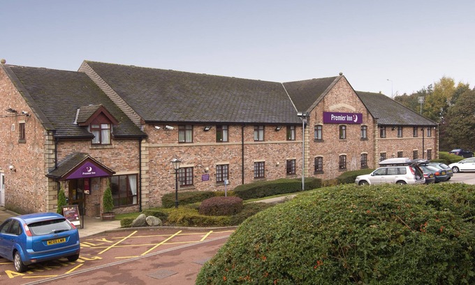 Milnrow Hotel | Premier Inn Rochdale
