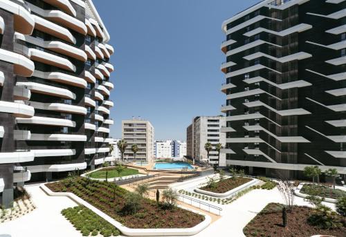 Parque das Nacoes Wohnung | Premium Flat w/Balcony & Pool by HostWise