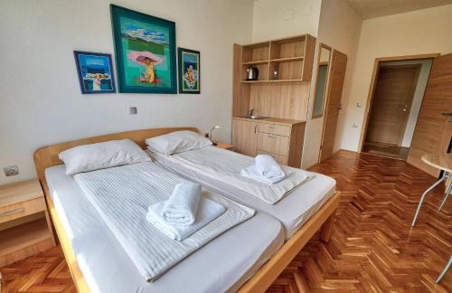 Velike Bloke Haus | Prenočišča Miklavčič