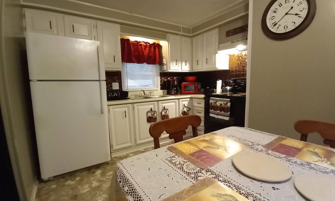 Preston Haus | Preston get-away with covered porches