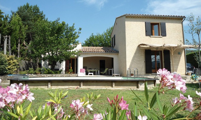 Vaison-la-Romaine Haus | Hübsches Einfamilienhaus, Blick auf Ventoux, privates Schwimmbad, Garage.
